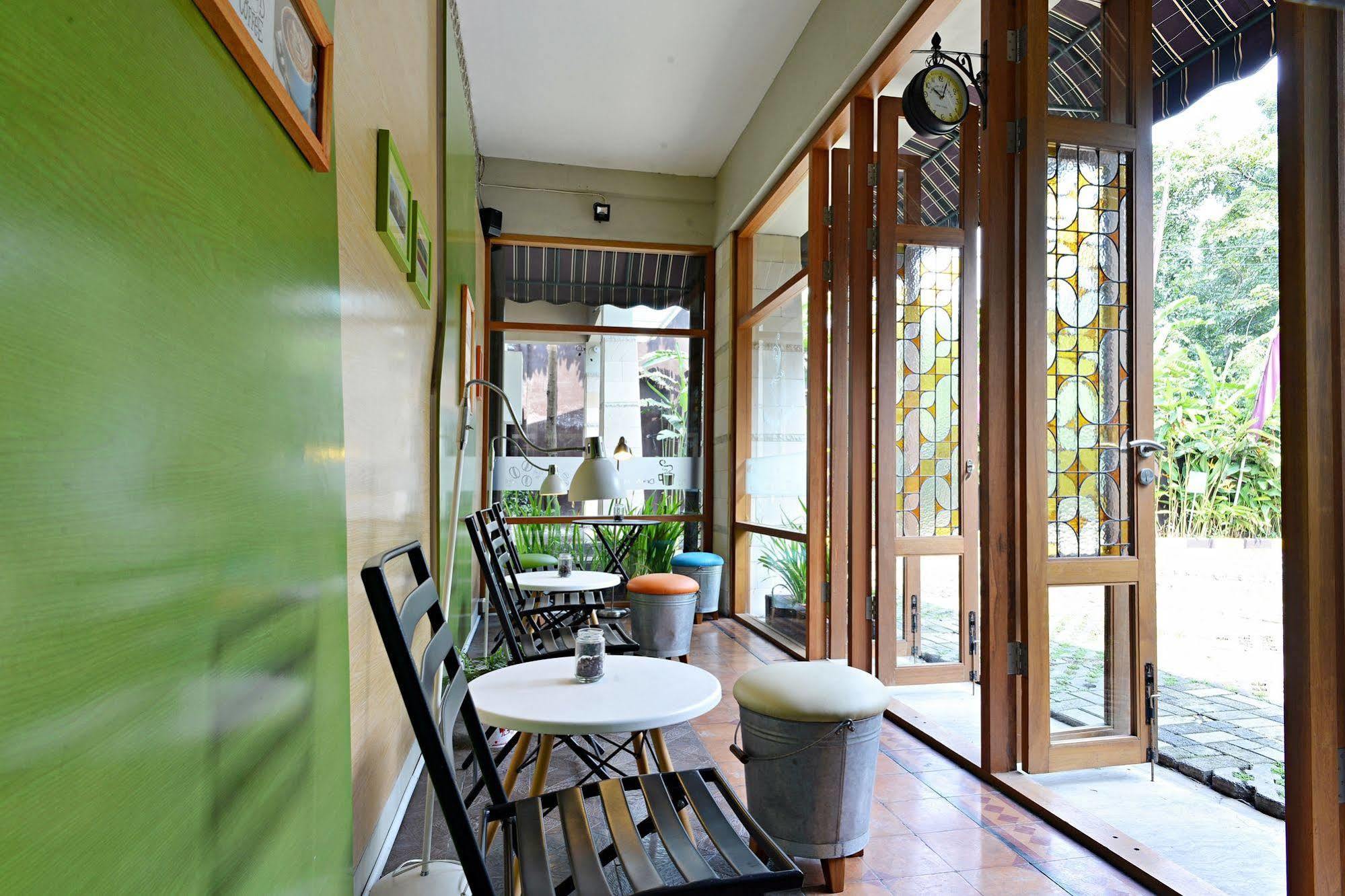 Zen Cibeunying Riau Hotel Bandung